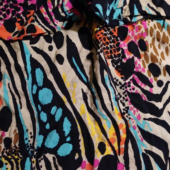 Super cute tank top, practically new/No tags! - Picture 2 of 3